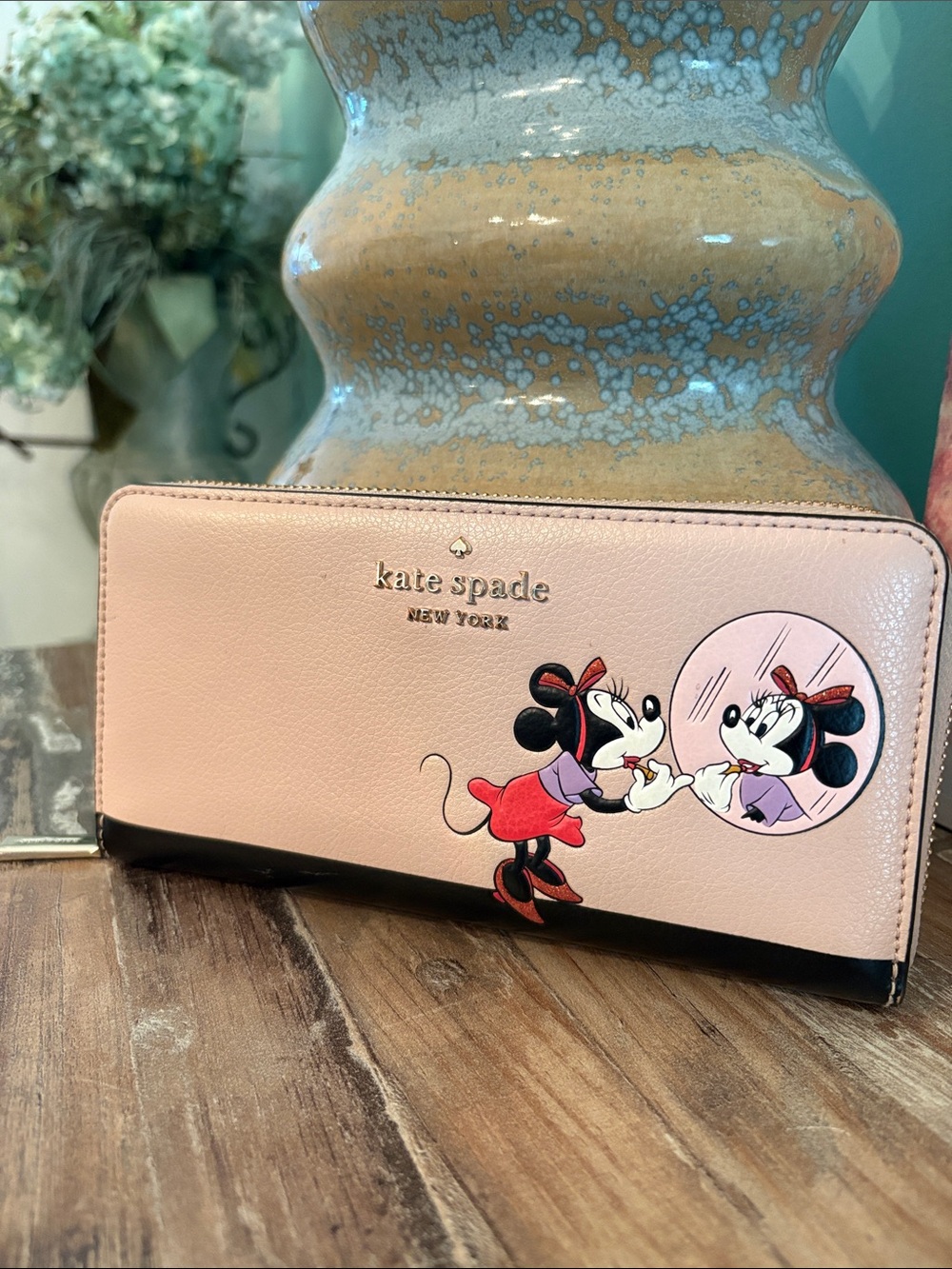 kate spade Pink and Black Minnie Mouse Zip Wallet gorgeous